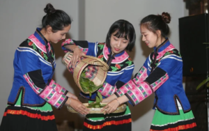 シェ族：豊かな茶文化を持つ人々